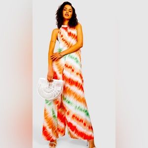 XL or PLUS 14/16 Beautiful soft flowy halter jumpsuit.